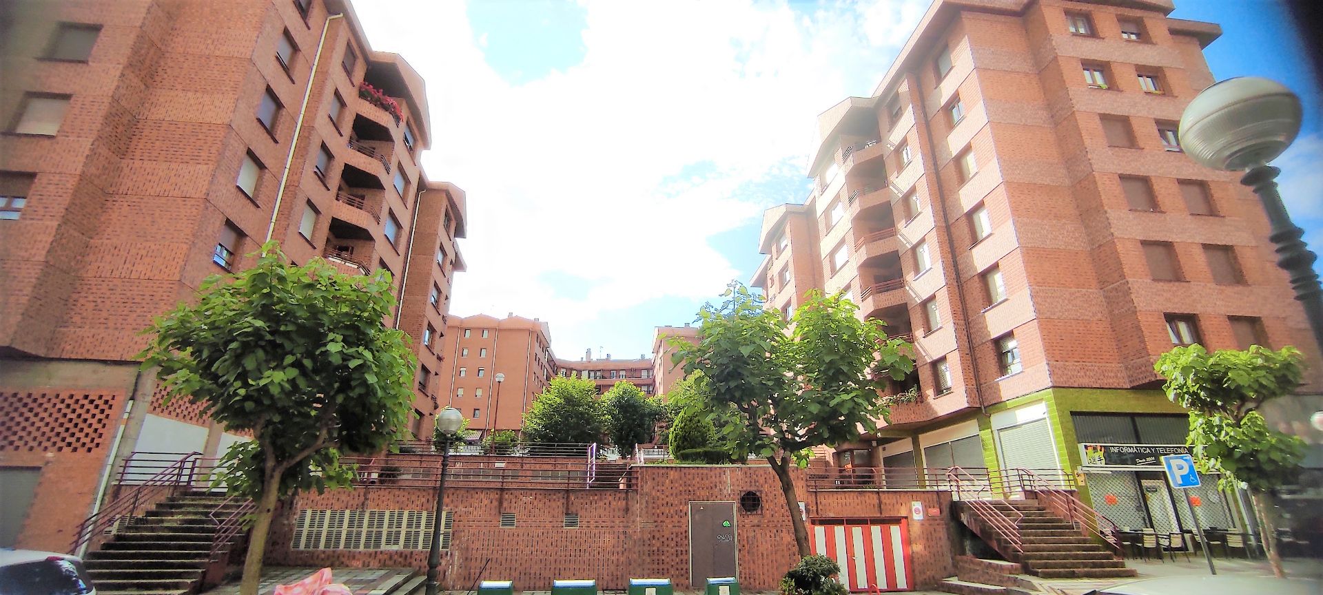 Exterior view of Flat for sale in Valle de Trápaga-Trapagaran  with Heating, Private garden and Terrace