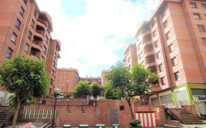 Außenansicht von Wohnung zum verkauf in Valle de Trápaga-Trapagaran mit Terrasse