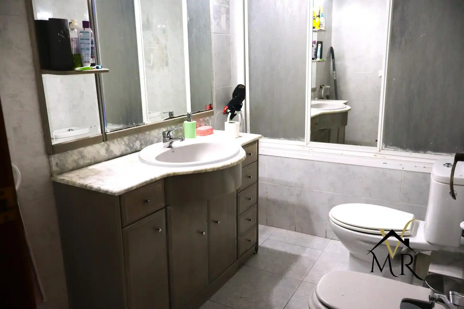 Badezimmer von Wohnung zum Verkauf in Badalona