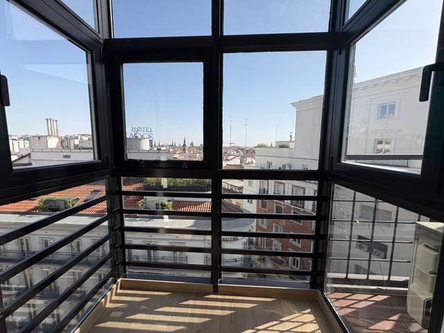 Piso en Alquiler en Calle de Jacometrezo, 7 en Palacio