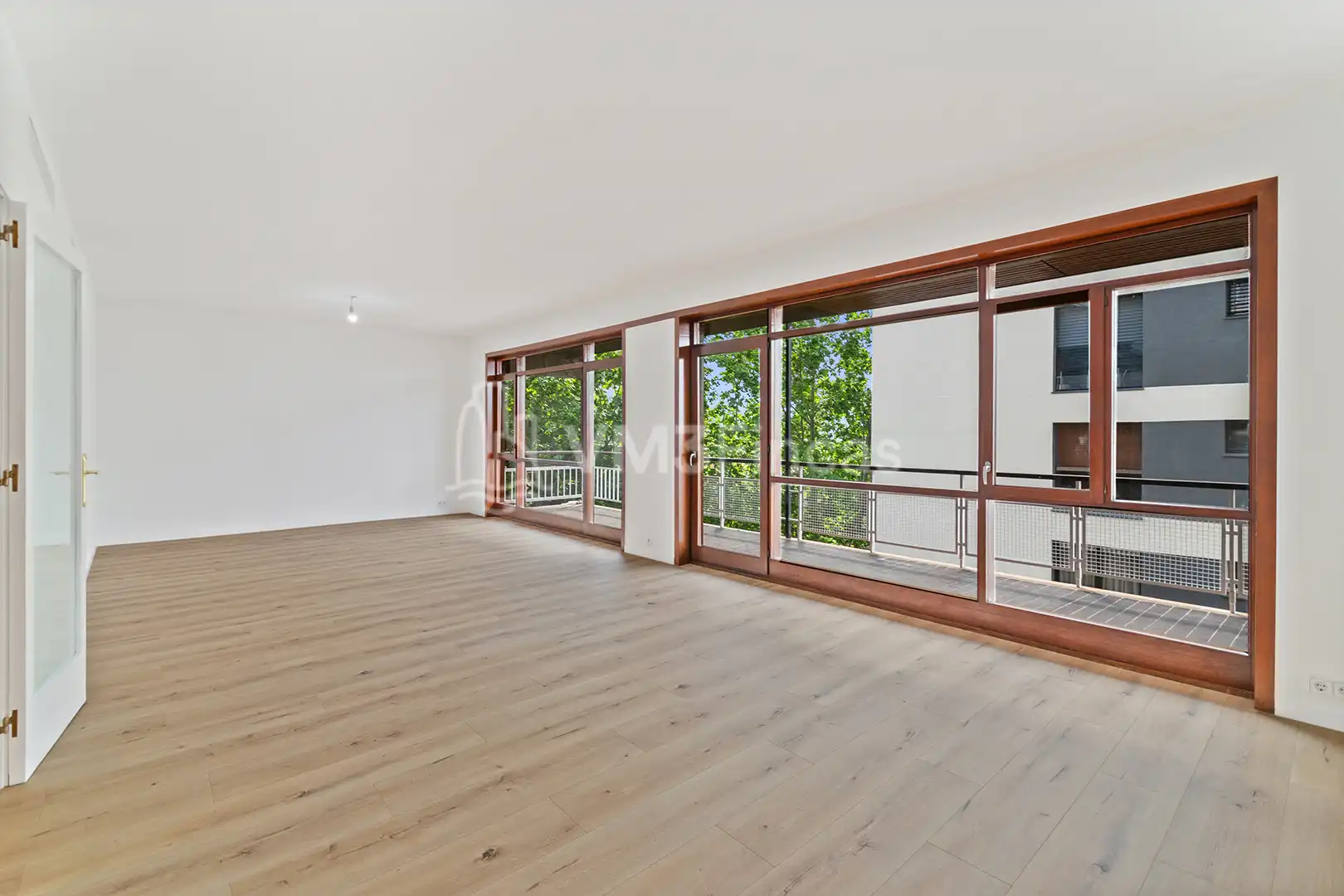 Außenansicht von Wohnung zur Miete in Barcelona mit Klimaanlage, Heizung und Parkett