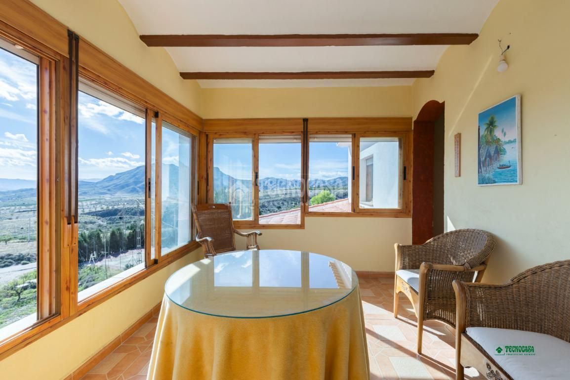 Menjador de Finca rústica en venda en Zurgena amb Jardí privat, Terrassa i Piscina