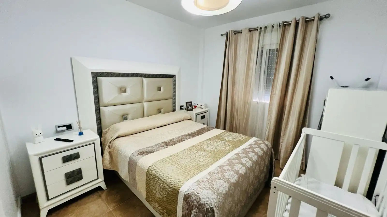Dormitori de Apartament en venda en Águilas amb Jardí privat i Piscina comunitària