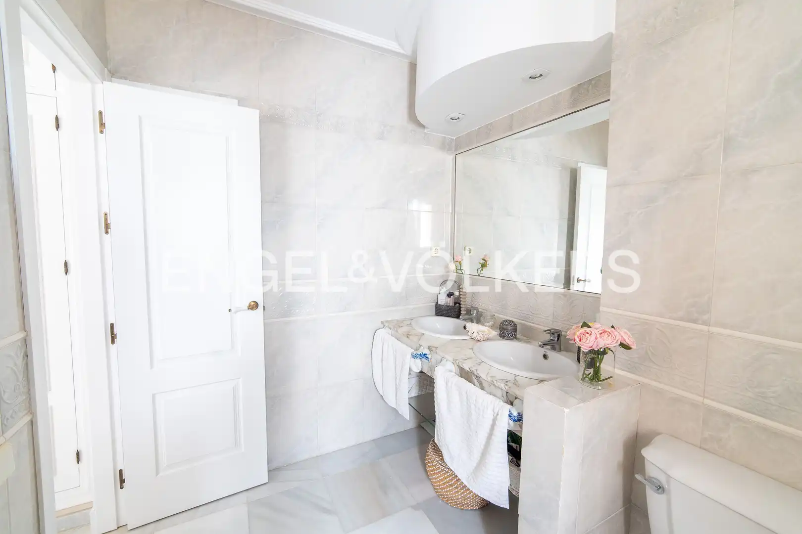 Bathroom of Country homes for sale in San Fernando  with Heating, Private garden and Swimming Pool