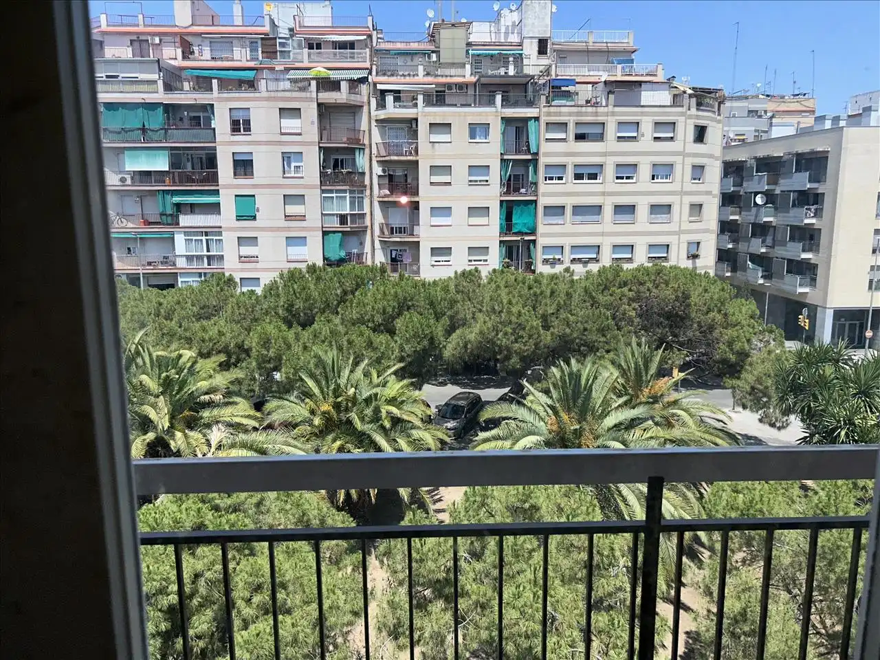 Außenansicht von Maisonette zum Verkauf in L'Hospitalet de Llobregat