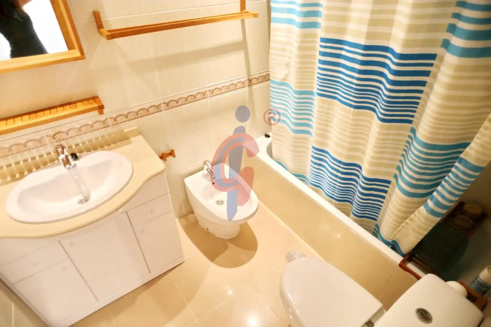Baño de Apartamento en venta en Guardamar del Segura con Jardín privado, Terraza y Trastero