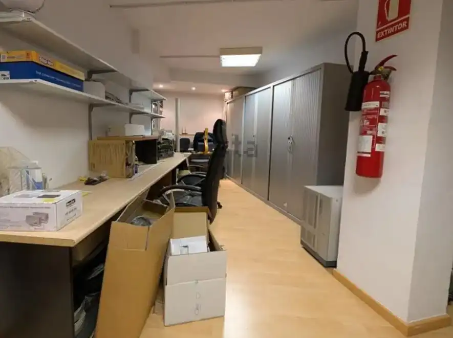 Büro zum Verkauf in Barcelona mit Klimaanlage und Heizung
