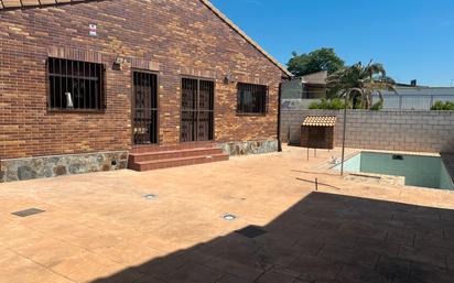 Piscina de Casa o xalet en venda en El Álamo amb Aire condicionat, Calefacció i Jardí privat
