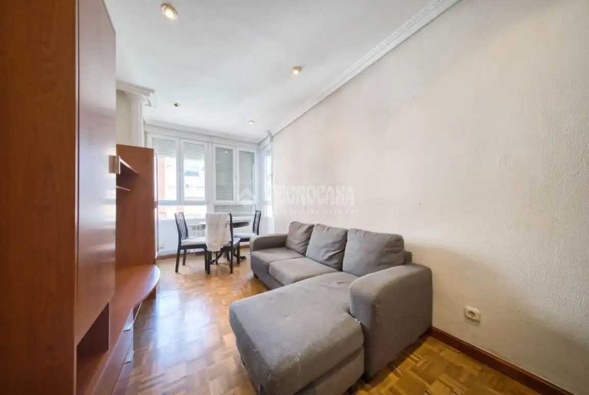 Sala d'estar de Pis en venda en Valladolid Capital amb Calefacció