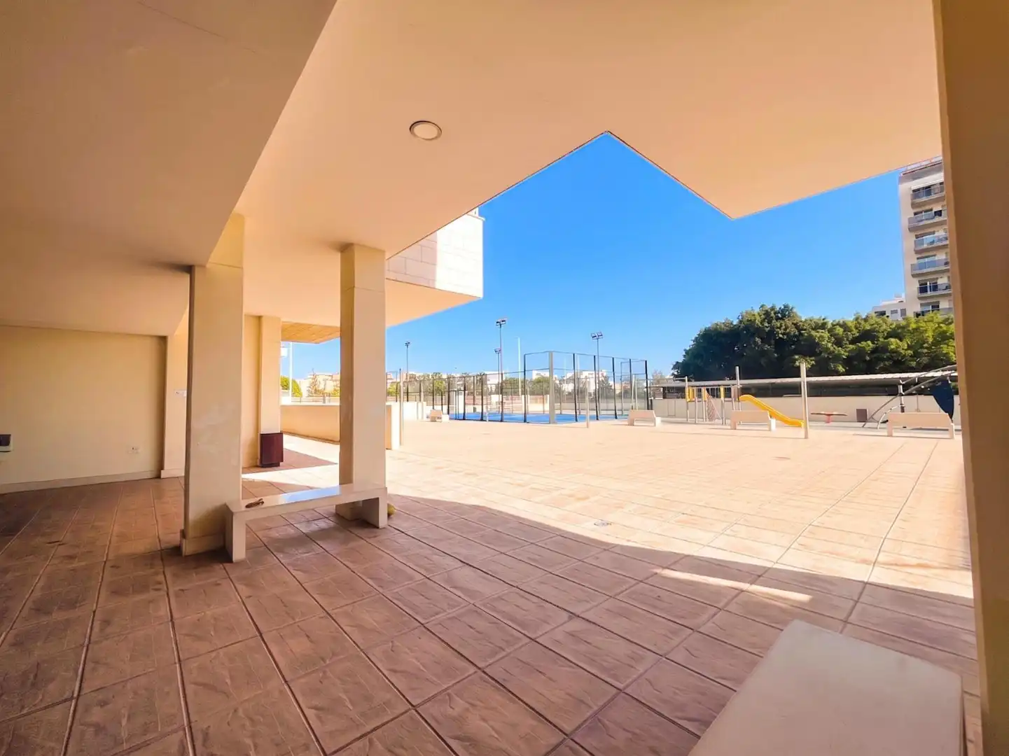 Piscina de Apartament en venda en Moncofa amb Aire condicionat, Calefacció i Jardí privat