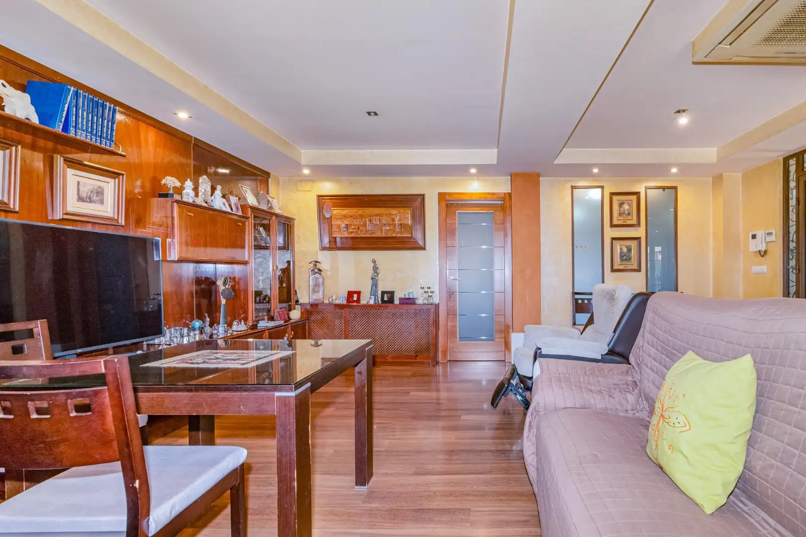 Living room of Detached homes for sale in Granada  with Air Conditioner, Terrace and Furnished