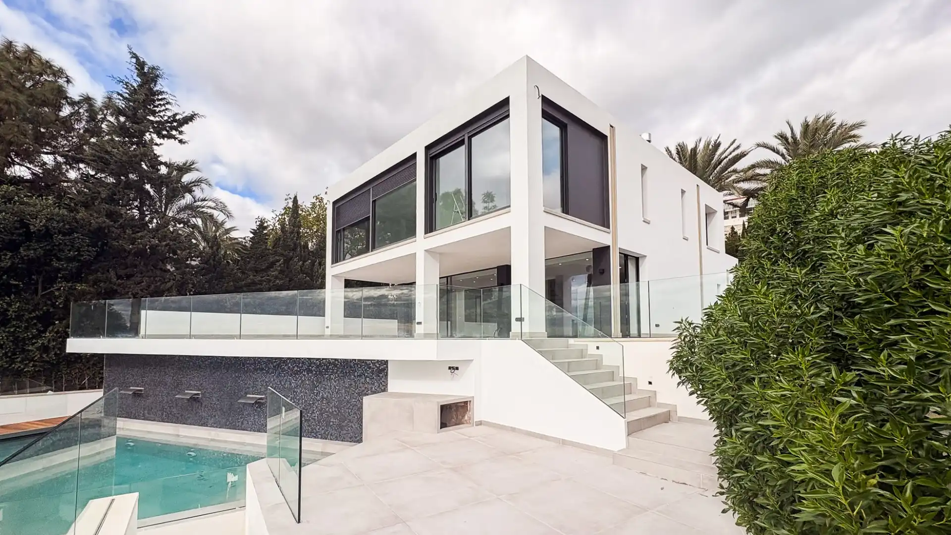 Vista exterior de Casa o chalet en venta en El Campello con Aire acondicionado, Jardín privado y Alarma