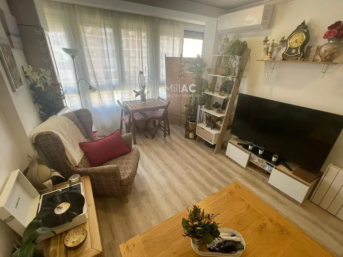 Living room of Flat for sale in Madrid  with Air Conditioner and Heating