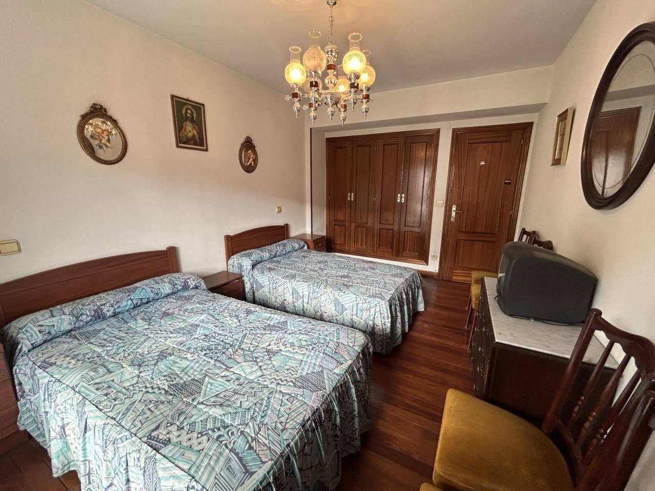 Dormitori de Pis en venda en Burgos Capital amb Calefacció, Parquet i Terrassa