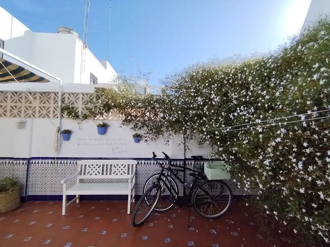 Terrassa de Casa adosada en venda en Chipiona amb Traster