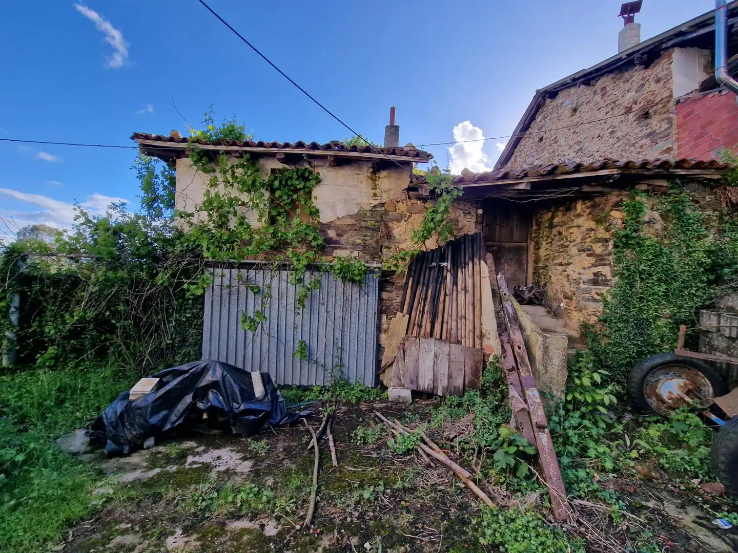 Finca rústica en venta en Tineo con Balcón y Piscina comunitaria