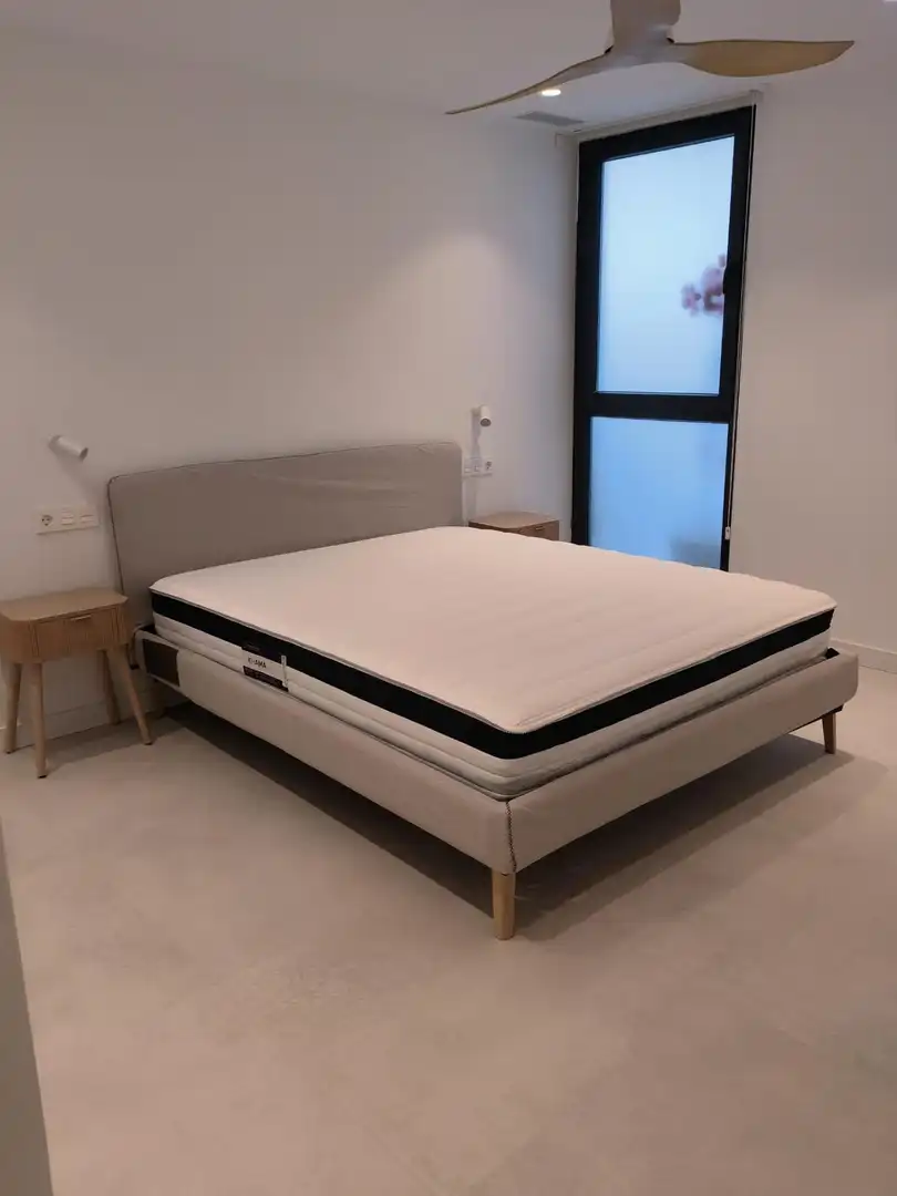 Schlafzimmer von Wohnung zur Miete in Marbella mit Klimaanlage, Heizung und Terrasse