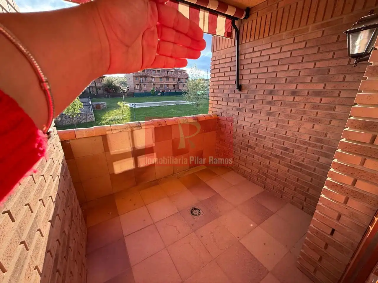 Terrassa de Casa adosada en venda en Sariegos amb Calefacció, Jardí privat i Terrassa