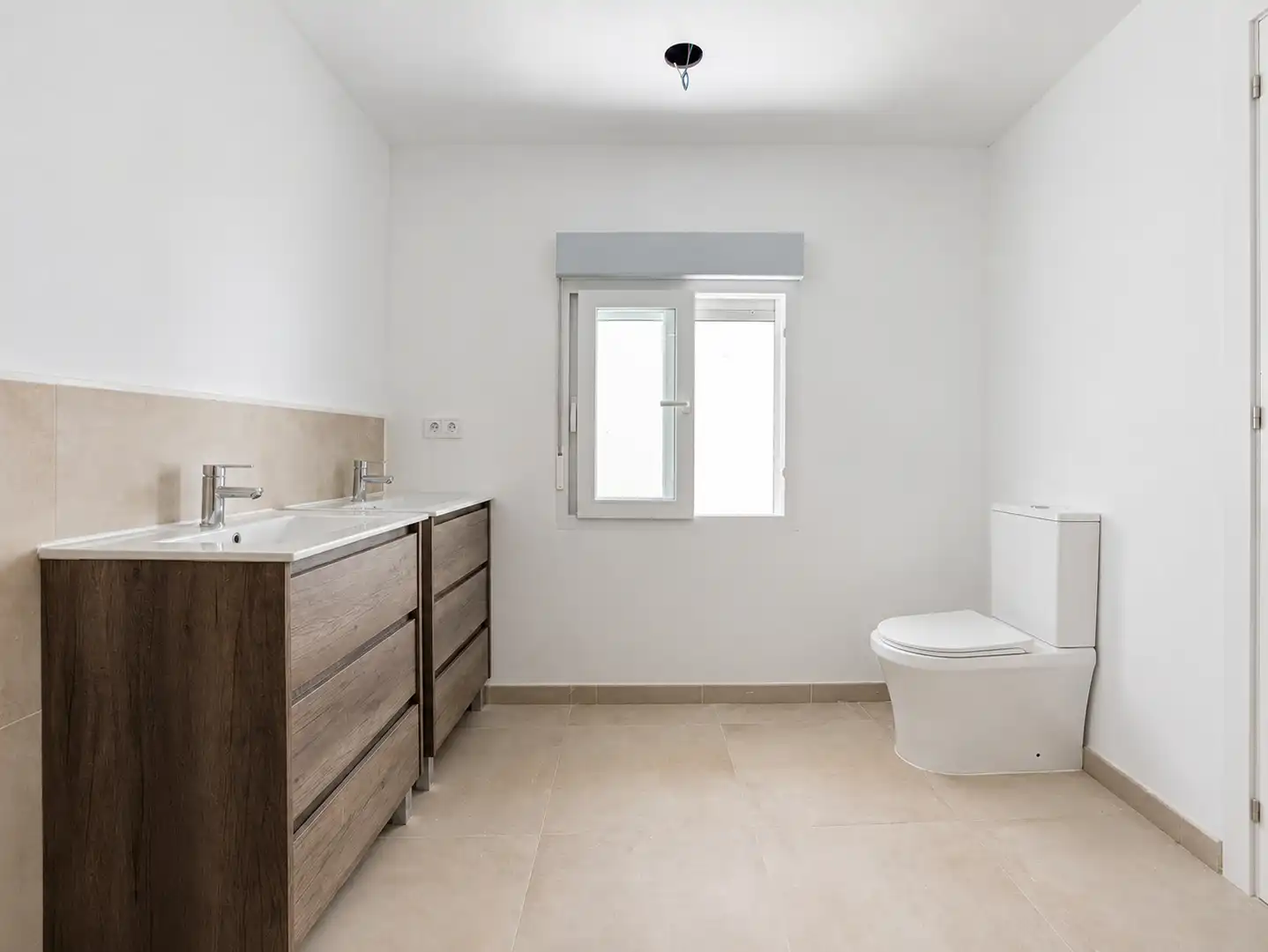 Baño de Casa o chalet en venta en Alcalá de Guadaira con Jardín privado, Terraza y Trastero