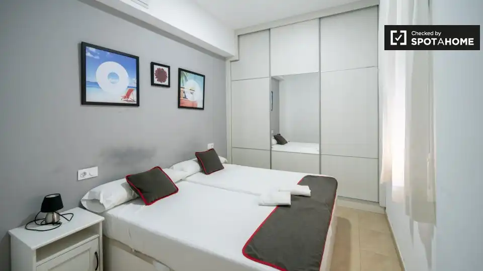 Habitación de Piso de alquiler en Valencia con Aire acondicionado, Calefacción y Amueblado