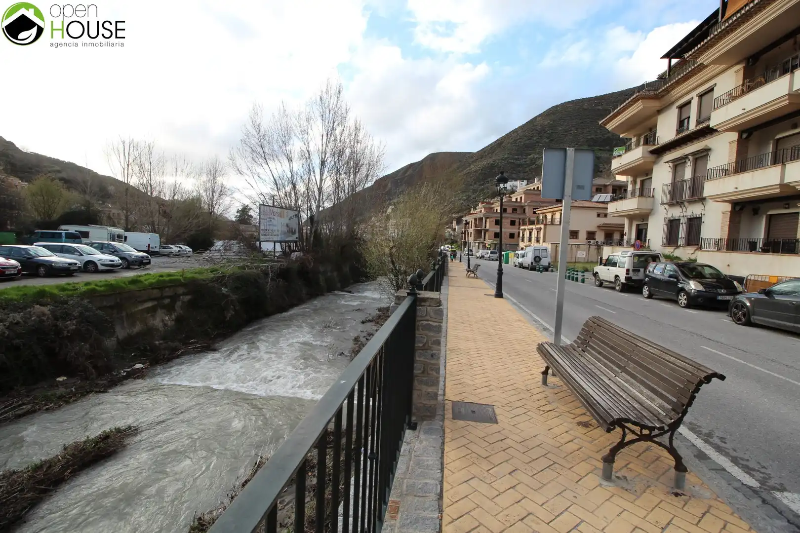 Vista exterior de Àtic de lloguer en Monachil amb Aire condicionat, Calefacció i Terrassa