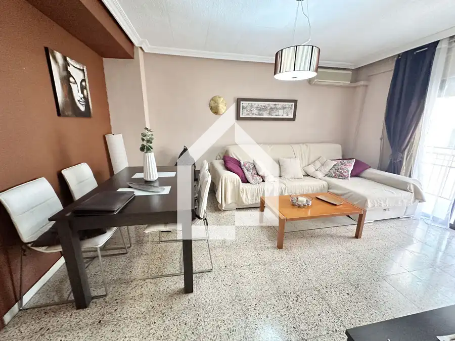 Sala d'estar de Pis per a compartir en San Vicente del Raspeig / Sant Vicent del Raspeig amb Terrassa, Moblat i Forn
