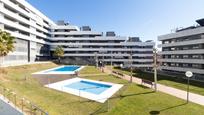 Vista exterior de Àtic en venda en Terrassa amb Aire condicionat, Calefacció i Jardí privat