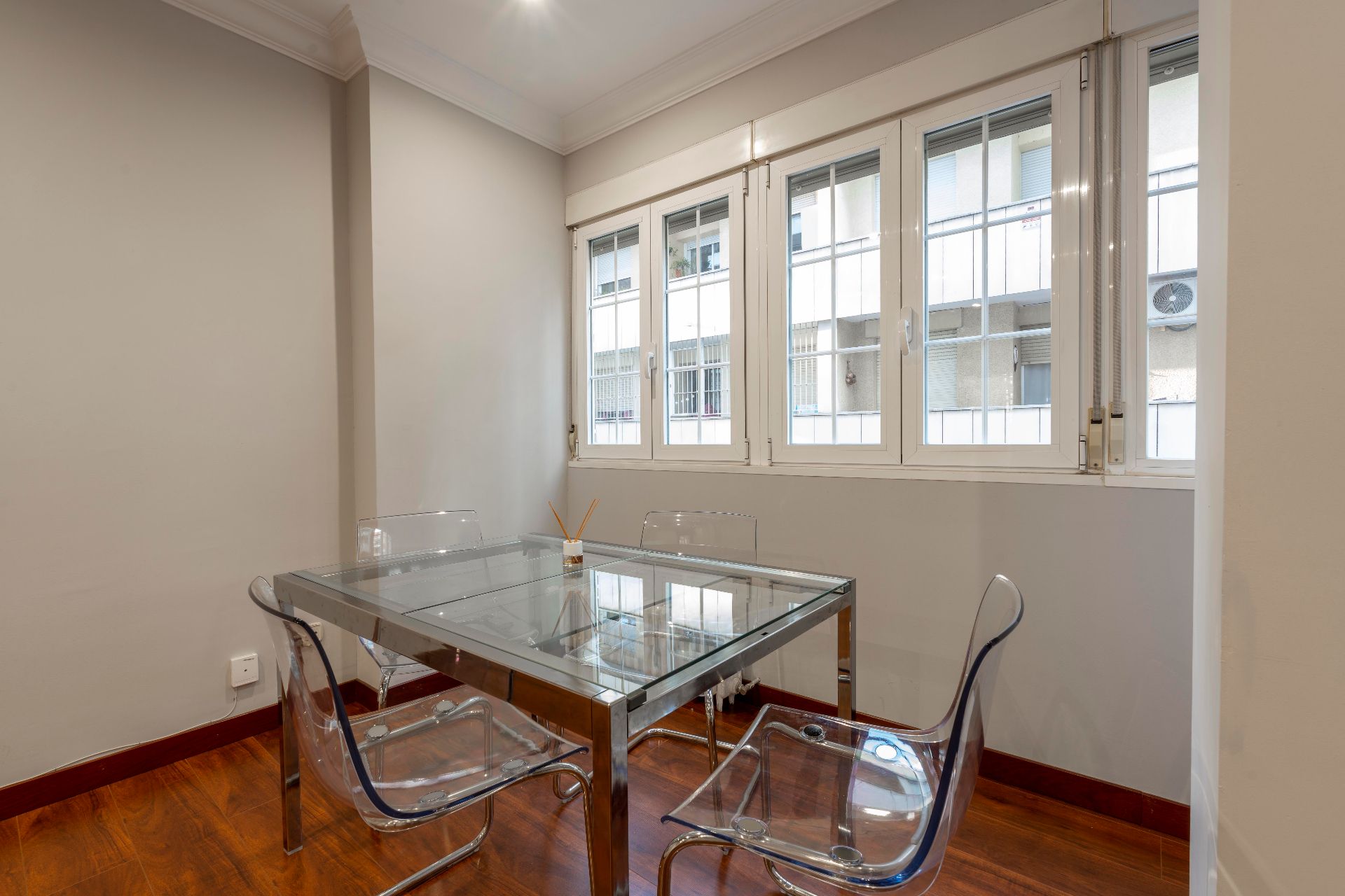 Dining room of Flat to rent in  Madrid Capital  with Air Conditioner, Heating and Parquet flooring