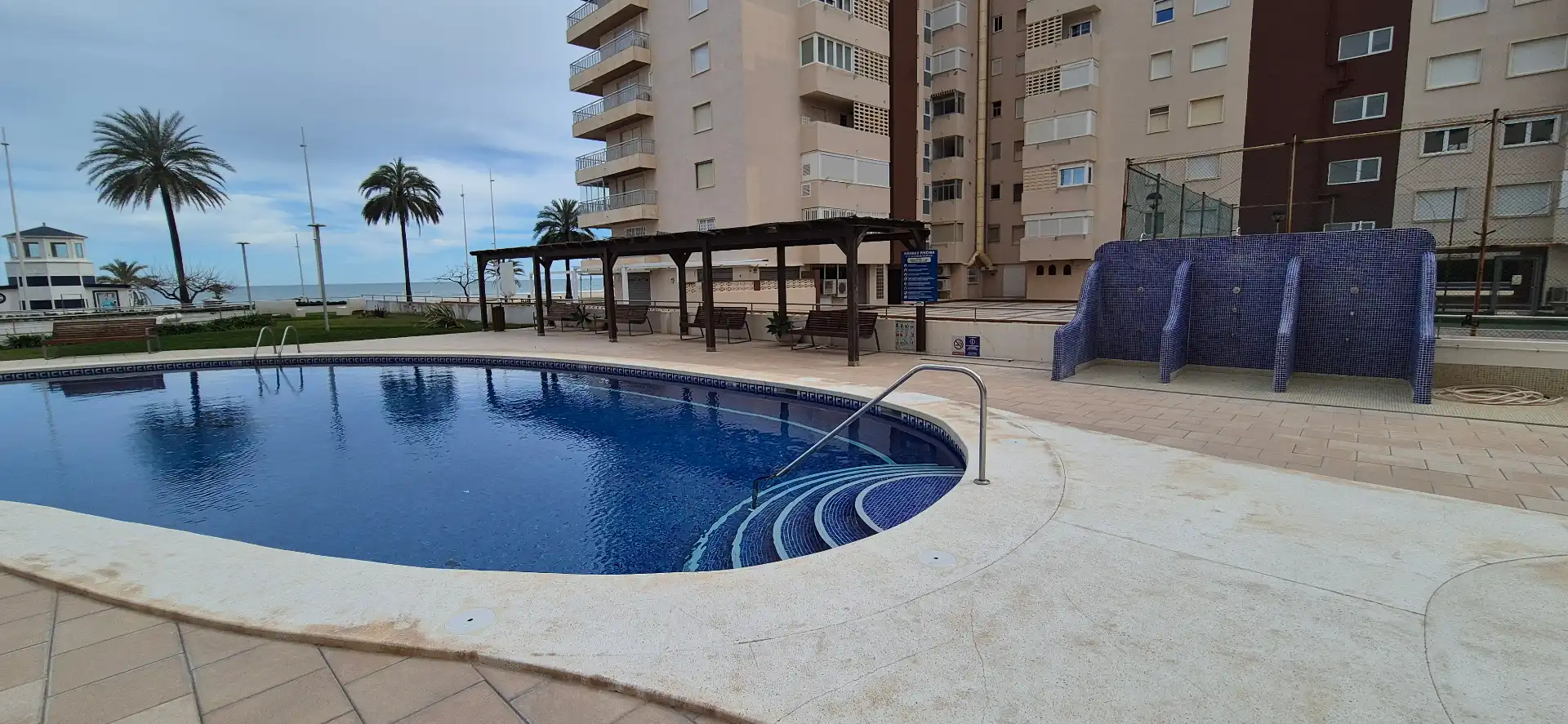 Piscina de Dúplex en venda en Gandia amb Terrassa, Traster i Moblat
