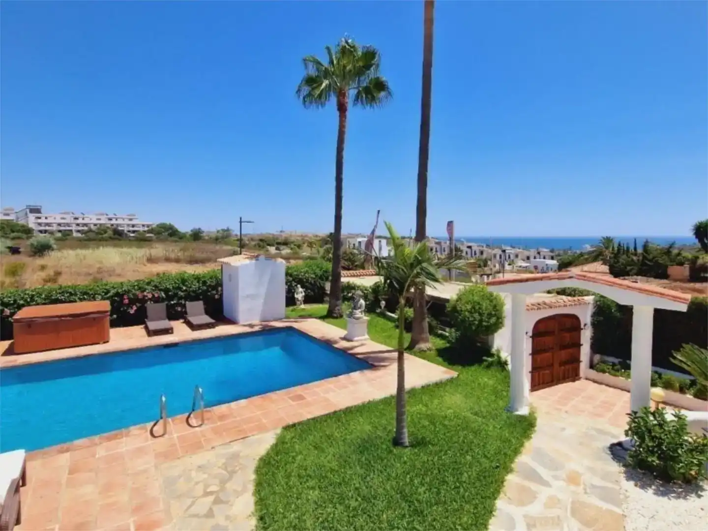 Jardí de Casa o xalet en venda en Estepona amb Aire condicionat, Piscina i Balcó