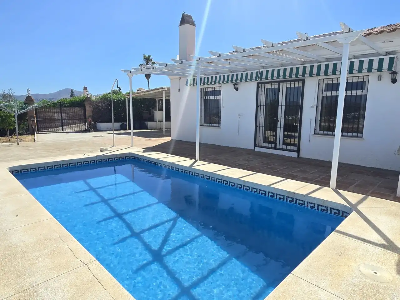 Piscina de Casa o xalet en venda en Viñuela amb Aire condicionat, Terrassa i Piscina