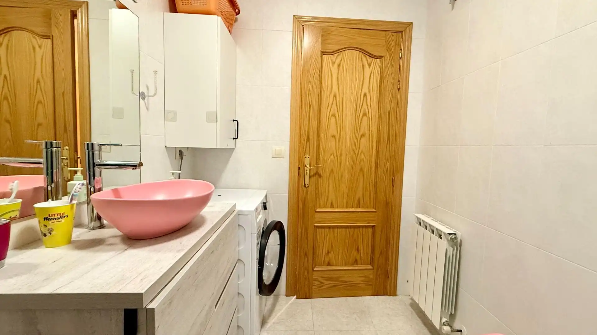 Badezimmer von Einfamilien-Reihenhaus zum Verkauf in Cuéllar mit Heizung, Privatgarten und Abstellraum