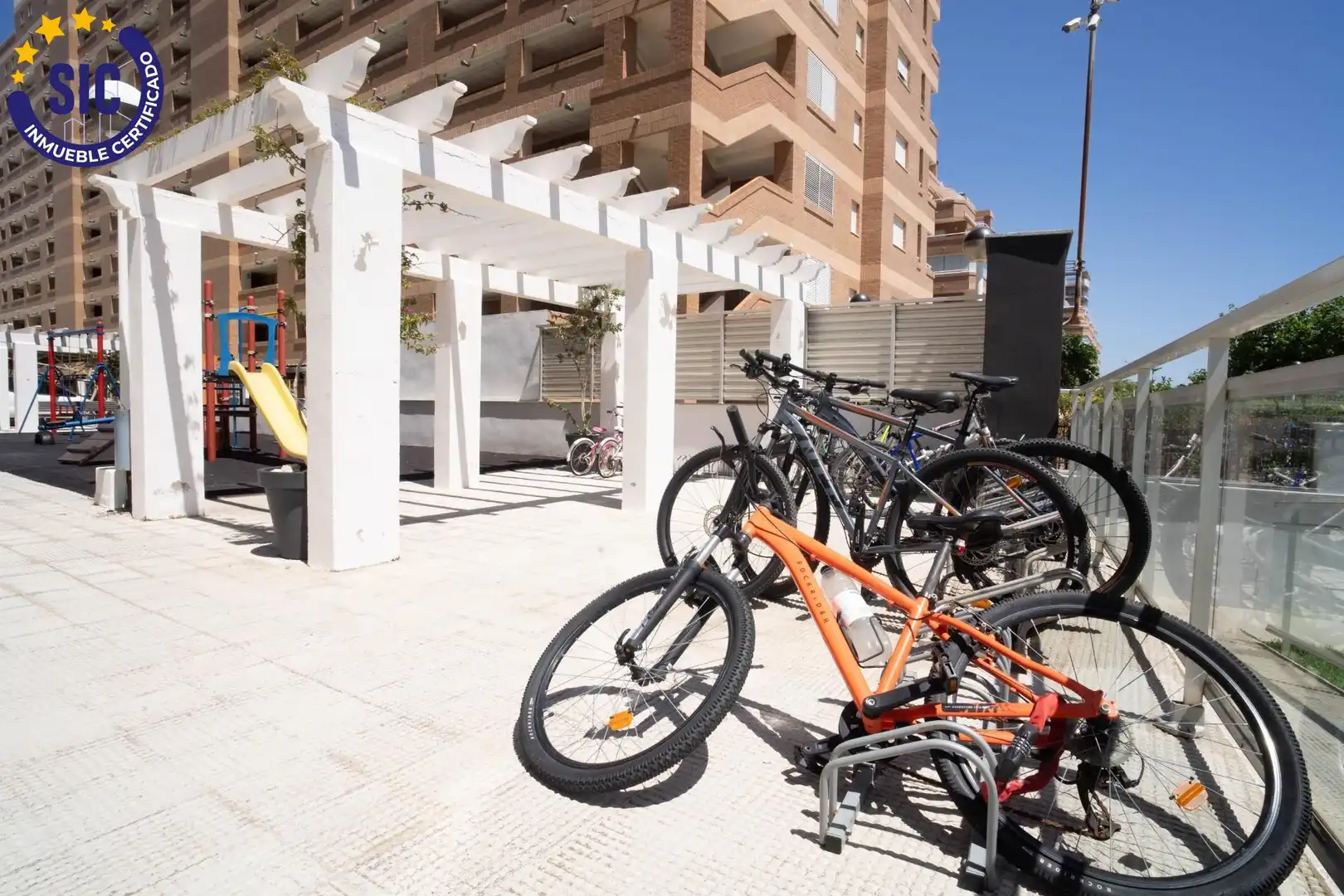 Aparcament de Apartament en venda en Oropesa del Mar / Orpesa amb Aire condicionat, Jardí privat i Terrassa