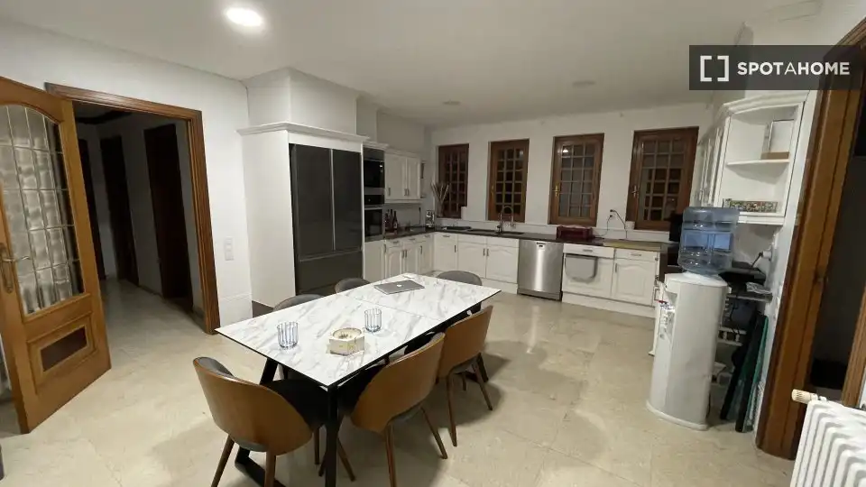 Cocina de Apartamento para compartir en Alicante / Alacant con Aire acondicionado y Terraza