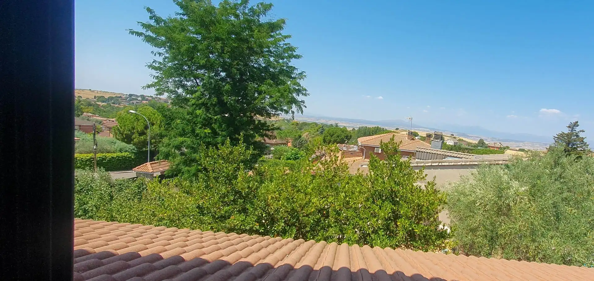 Vista exterior de Casa o chalet en venta en El Casar con Terraza, Trastero y Piscina