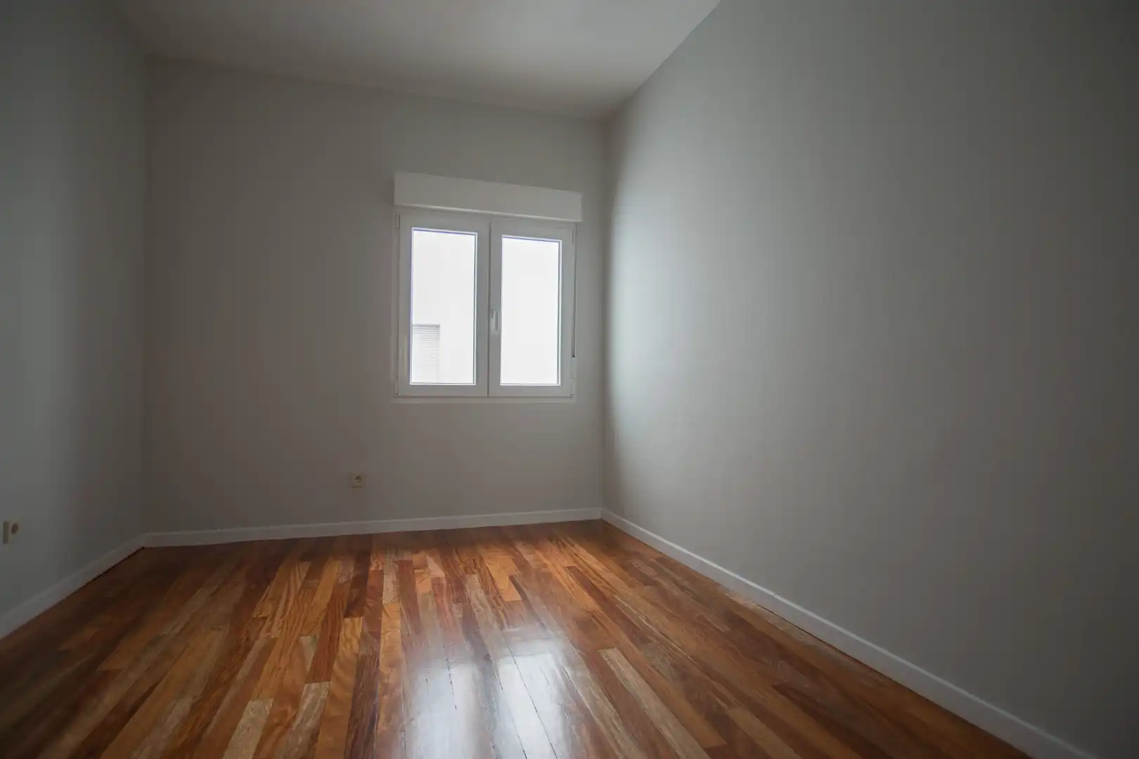 Bedroom of Flat for rent in Madrid  with Air Conditioner, Heating and Parquet flooring