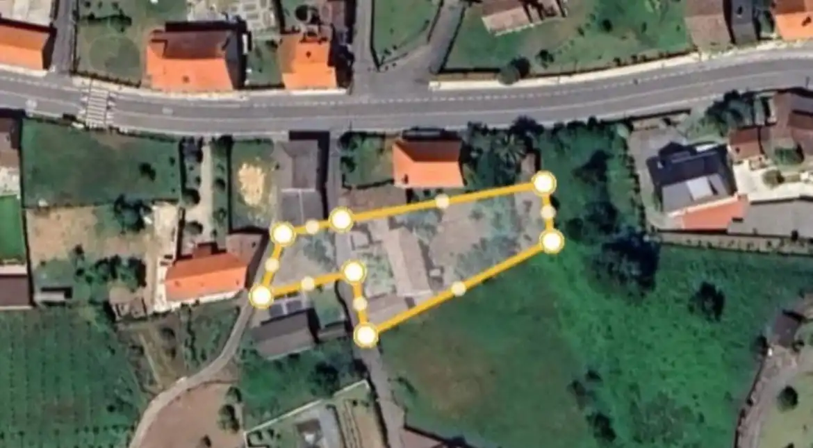 Terreny residencial en venda a Lugar Casal 68