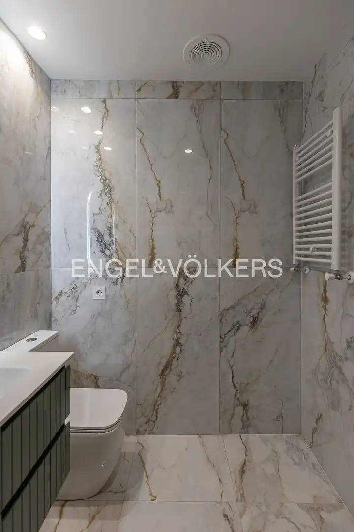 Flat for rent in Madrid  with Heating