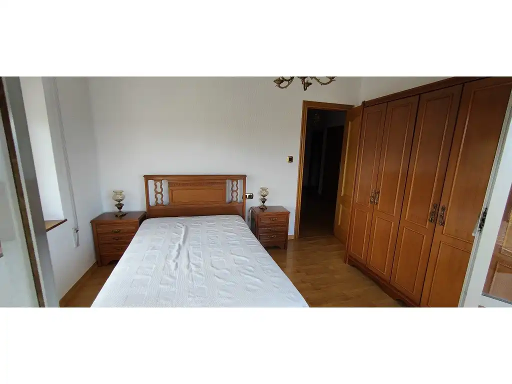 Dormitori de Casa o xalet en venda en Cacabelos