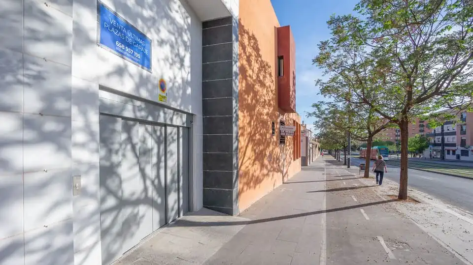 Außenansicht von Garage zur Miete in Granada