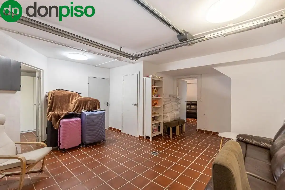 Casa adosada en venta en Armilla con Calefacción, Terraza y Amueblado