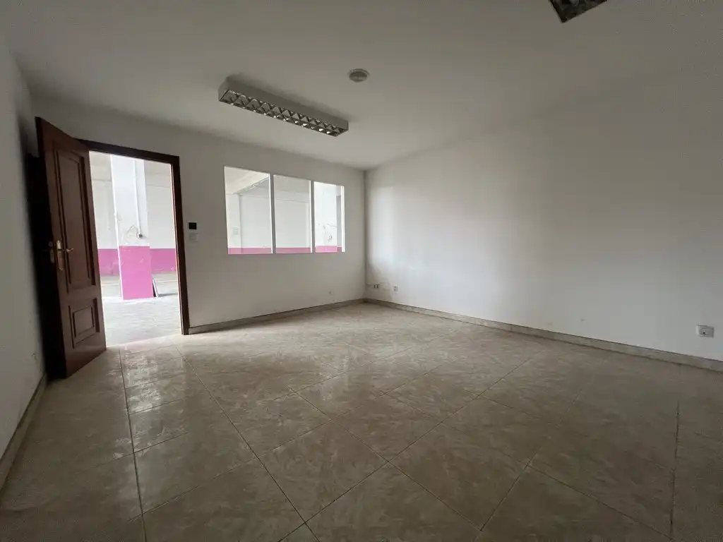 Industrial buildings for rent in Padrón