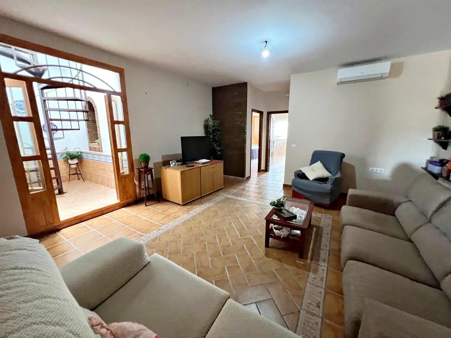 Sala de estar de Casa o chalet en venta en Escacena del Campo con Aire acondicionado, Terraza y Trastero