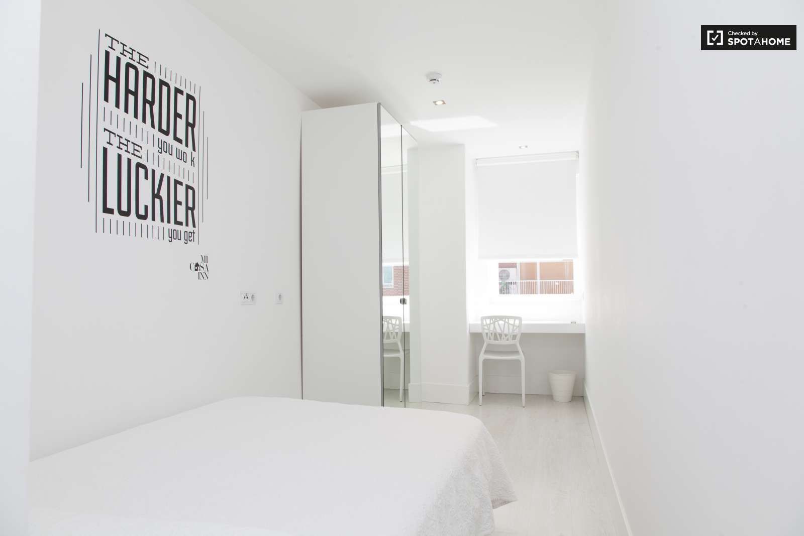 Dormitori de Casa o xalet per a compartir en  Madrid Capital amb Aire condicionat i Terrassa