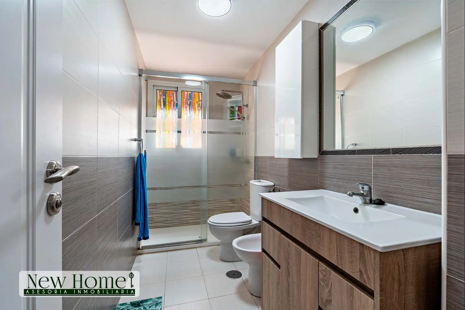 Bathroom of Flat for sale in Roquetas de Mar  with Terrace, Furnished and Community pool