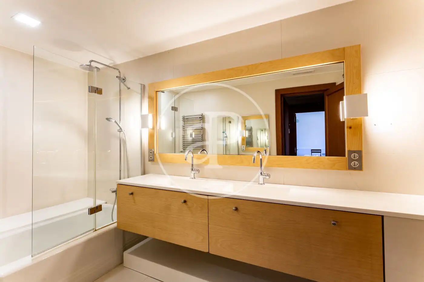 Badezimmer von Dachboden zur Miete in Barcelona mit Klimaanlage, Heizung und Terrasse