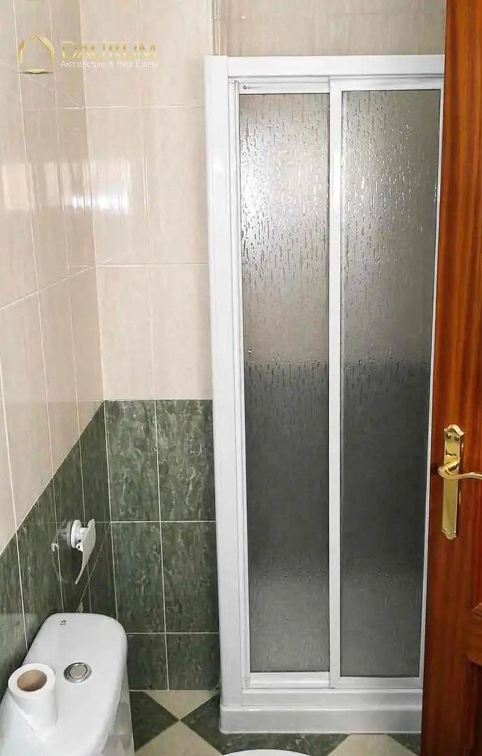 Bathroom of Houses for sale in Sevilla  with Air Conditioner, Terrace and Storage room
