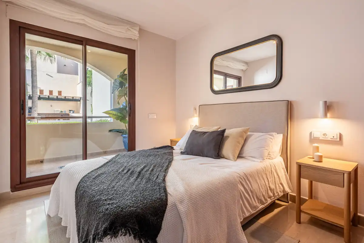 Habitación de Apartamento en venta en Marbella con Aire acondicionado, Terraza y Piscina