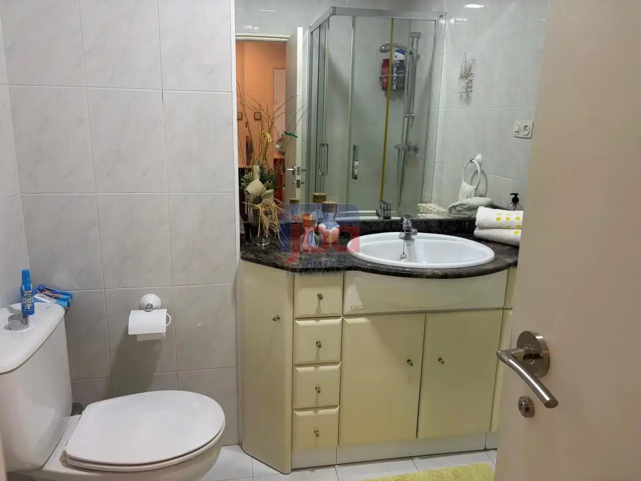 Bathroom of Flat for sale in Ourense Capital   with Heating, Storage room and Balcony