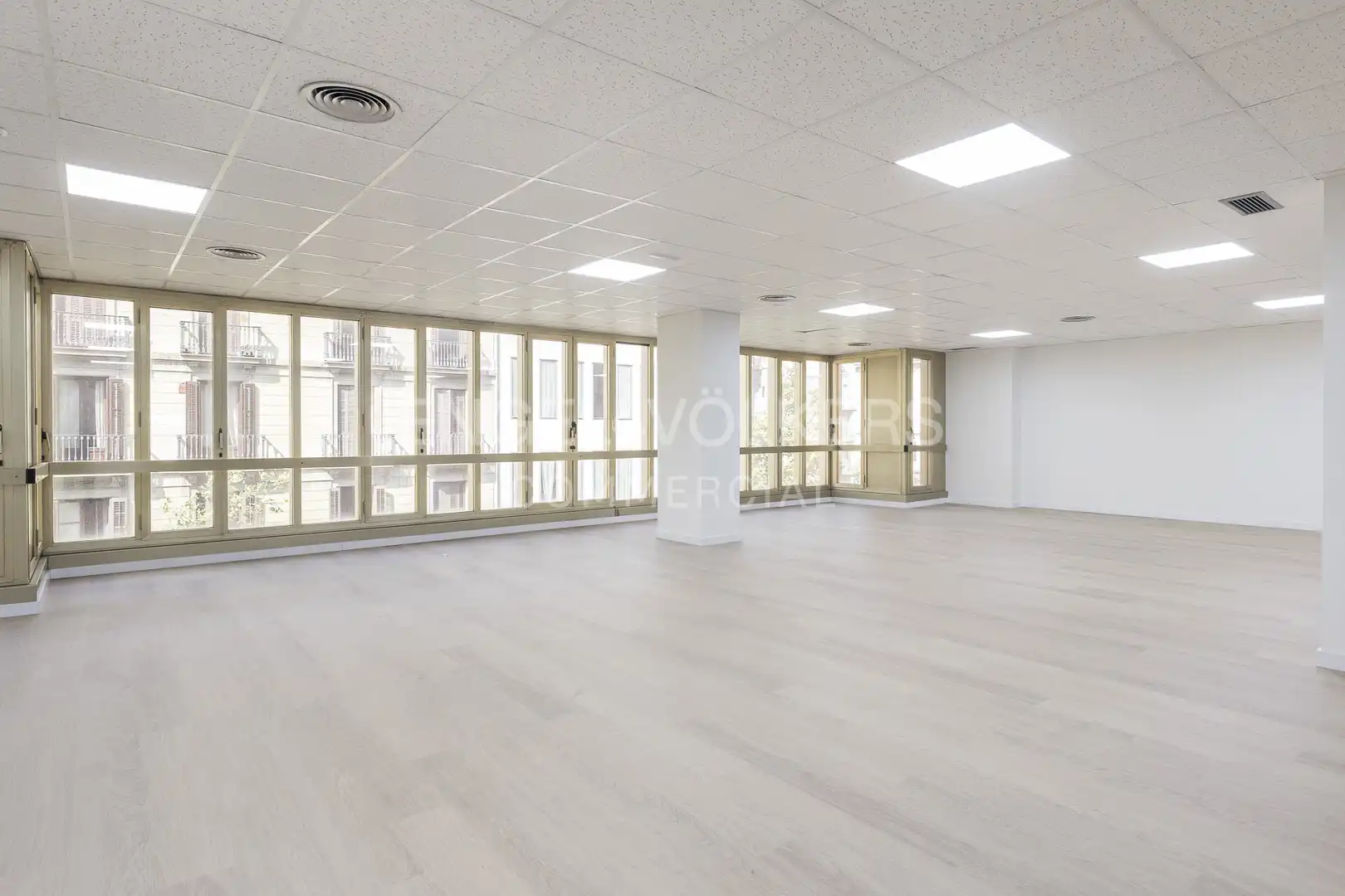 Office for rent in Barcelona  with Air Conditioner and Heating